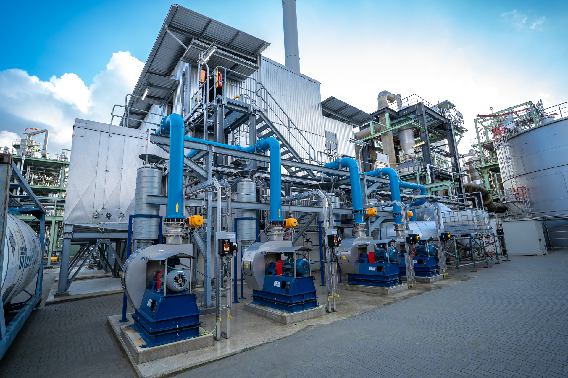 Nitrous oxide reduction unit at the caprolactam plant in Antwerp, Belgium