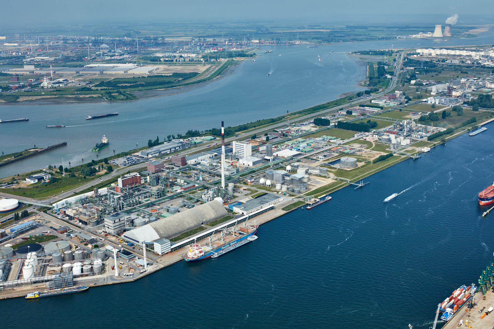 Aerial view over Lillo / Antwerp and the LANXESS caprolactam complex