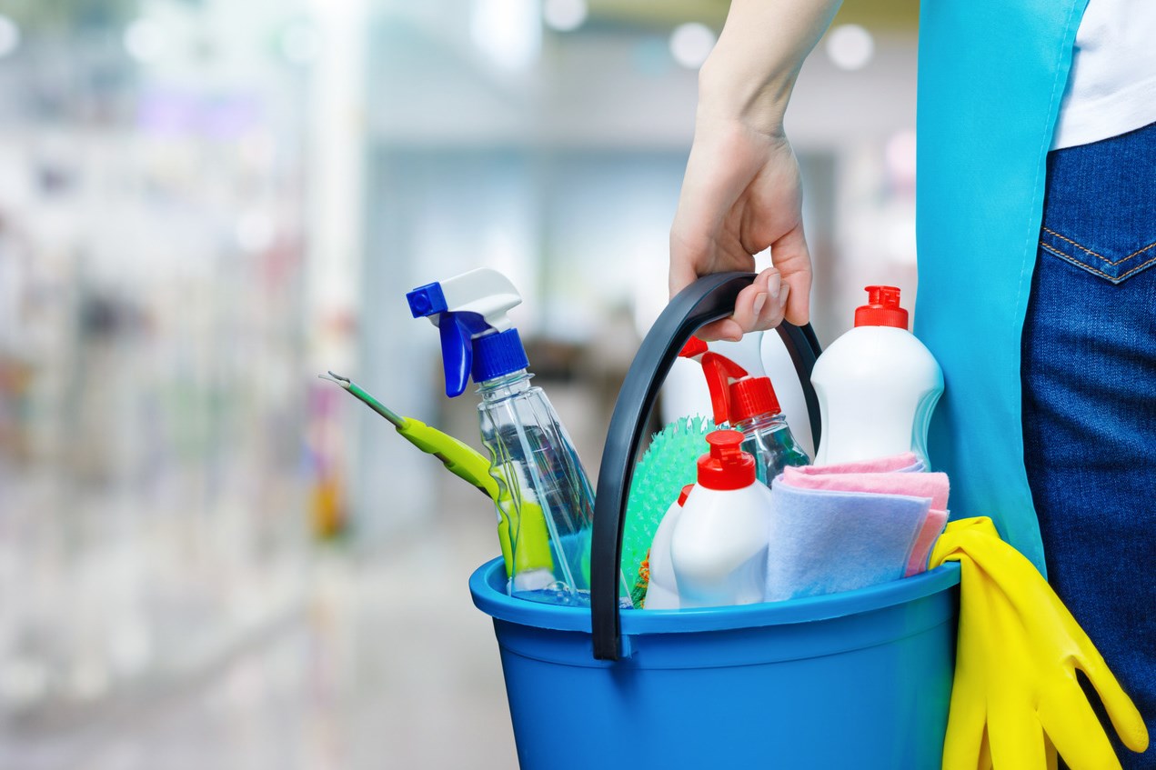 Preservatives and fragrances in cleaning agents