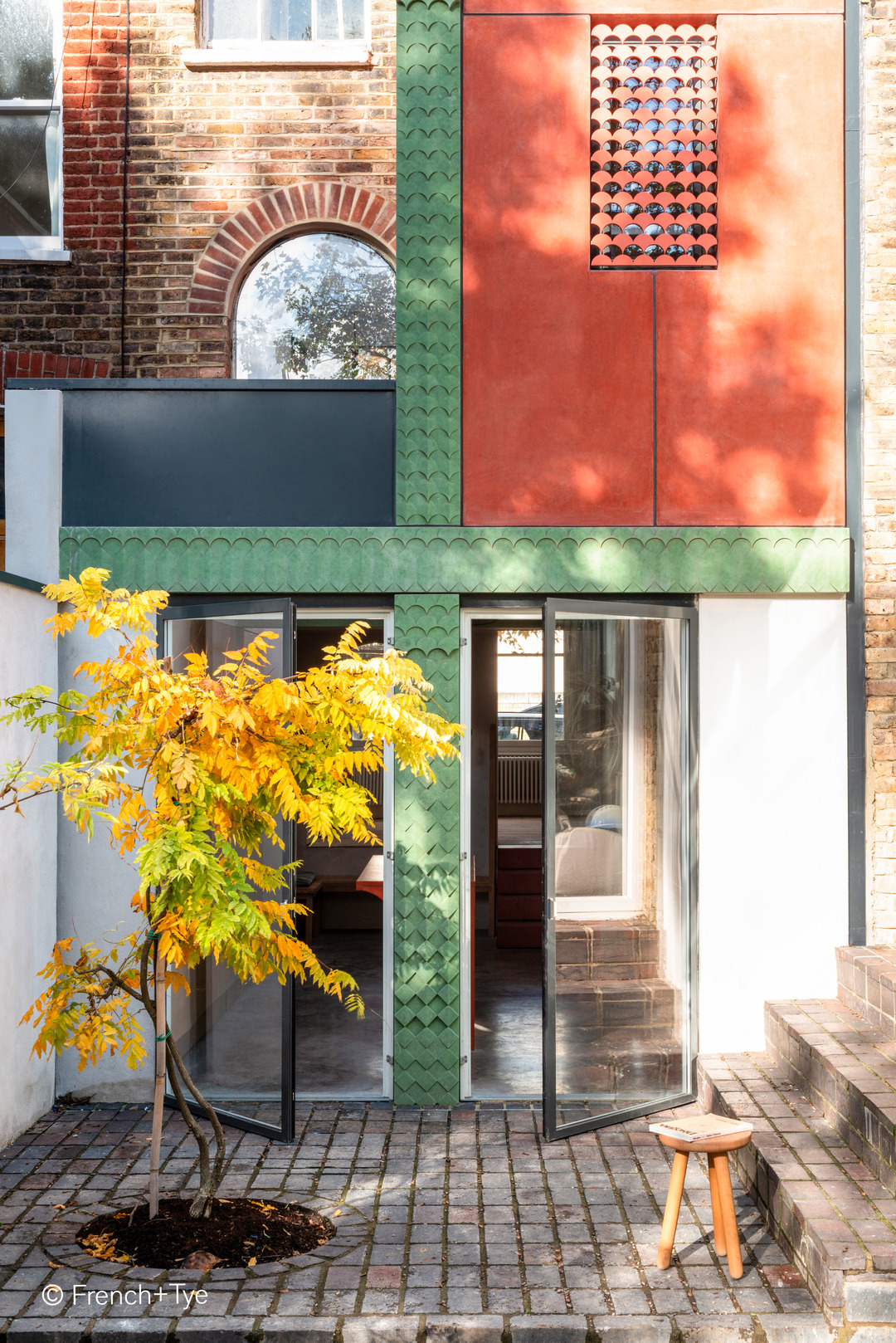 Image renovation townhouse London using colored concrete with Bayferrox and Colortherm pigments
