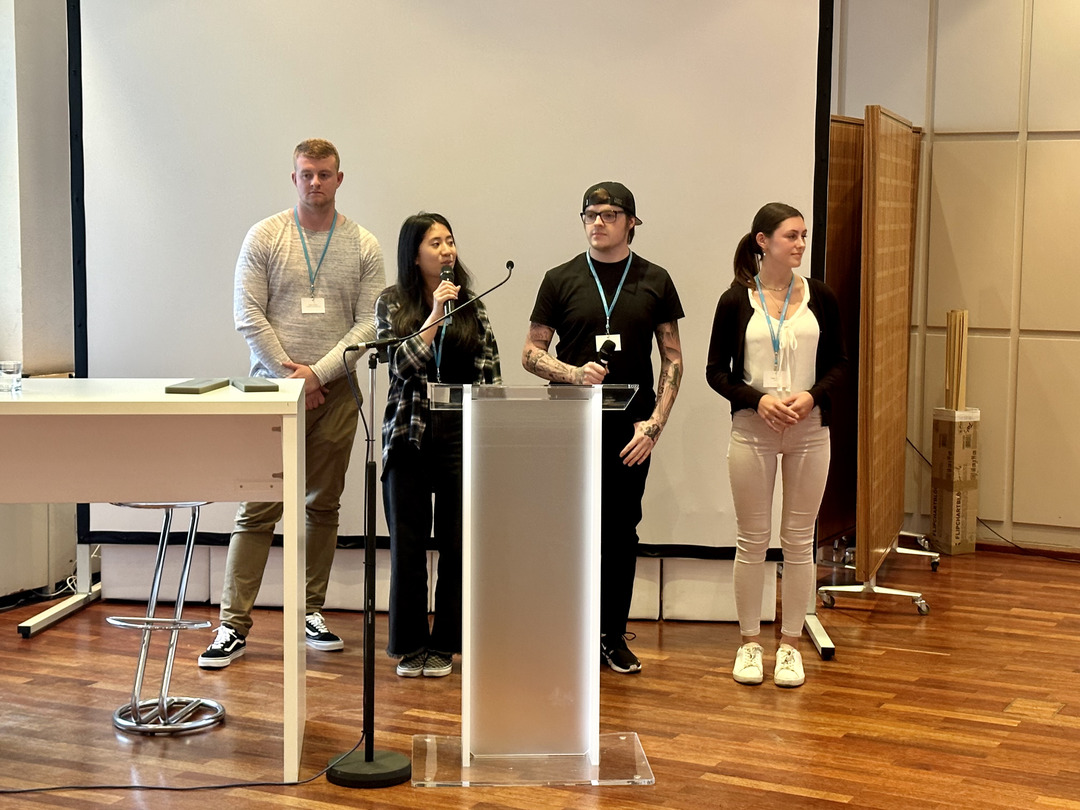 4 LANXESS trainees at the closing event in June 2023 of the Circularity Scouts project by the Cologne Chamber of Industry and Commerce. 