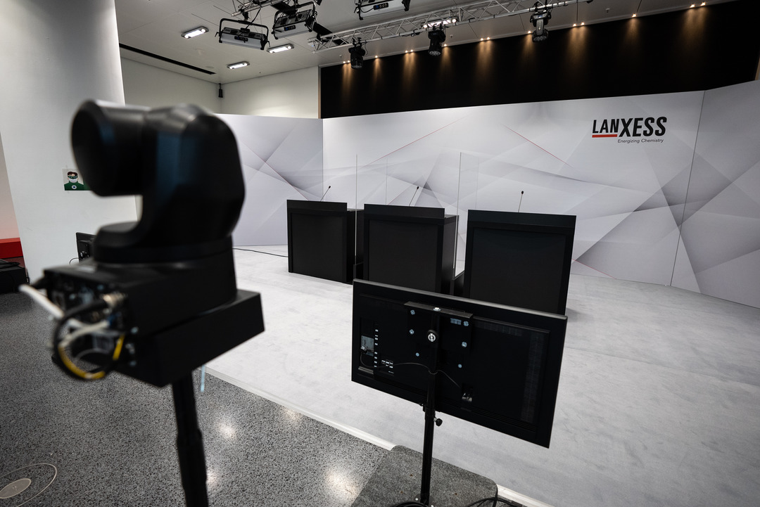 Studio setup of the financial press conference 2021