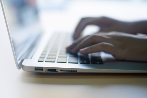 Online-Shopping, Bezahlung im Geschäft, Kreditkarte, Konzept